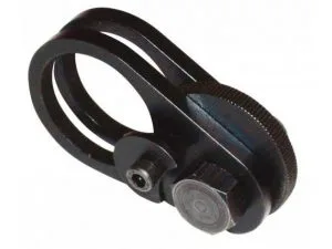 Epäkesko puristus-/kääntölaite