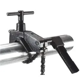 Valurautainen putkenpidin puukkosahalle