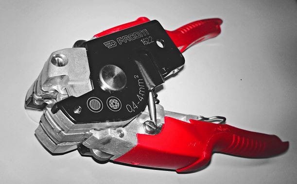 Kaskipuoliset kuorintapihdit